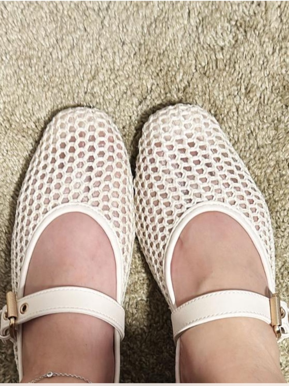 DV Dolce Vita Mulaney Mary
Jane Flats ivory 7 gently used